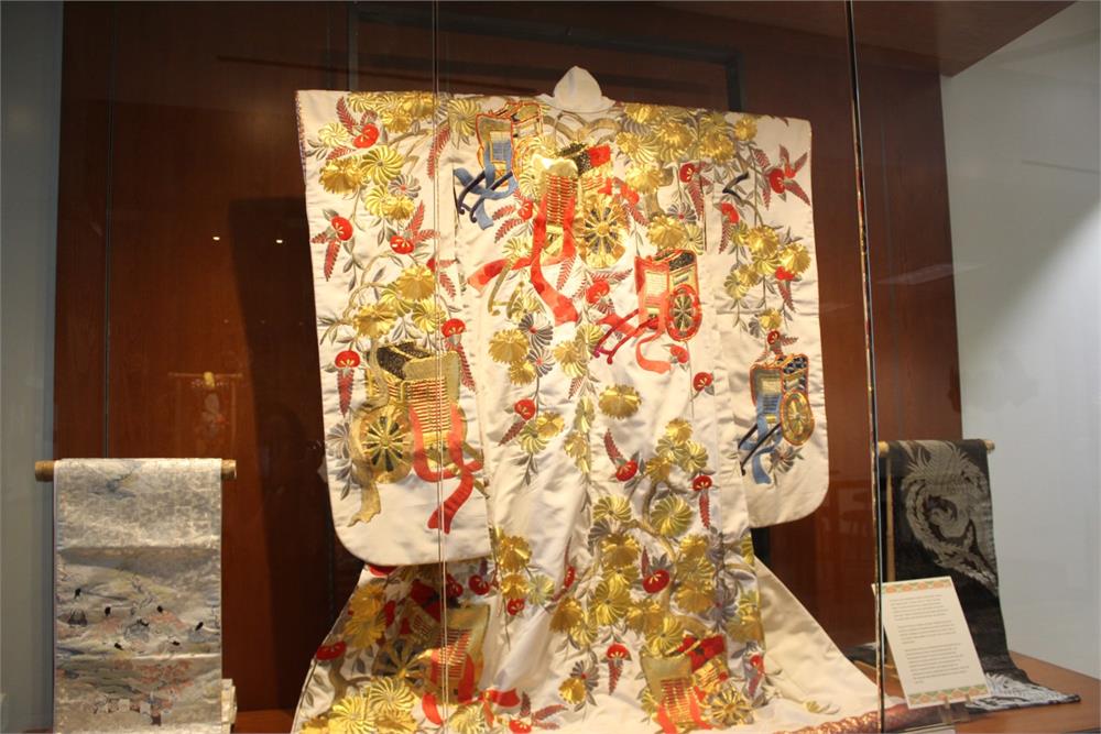 Iwai Expressions of Seasonal Celebrations in Japan 14